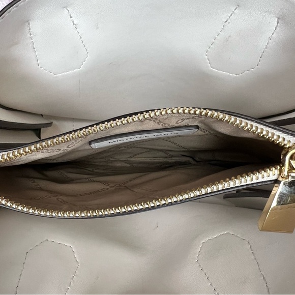 Michael Kors Mercer White Rainbow Trim Leather Accordion Crossbody Bag EUC - Picture 10 of 11